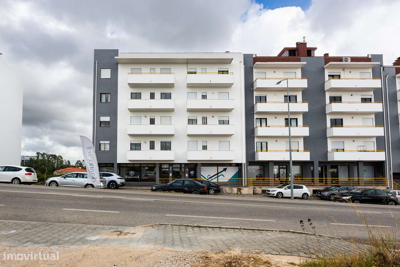 Apartamento T3, com vista castelo, na Urb. Vale do Mocho, em Leiria-28