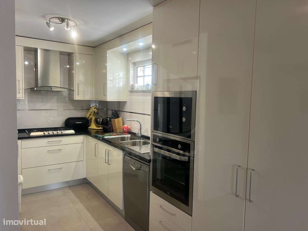 Moradia com 7 Assoalhadas , garagem e com terreno de 1.000 m2 zona ...-33