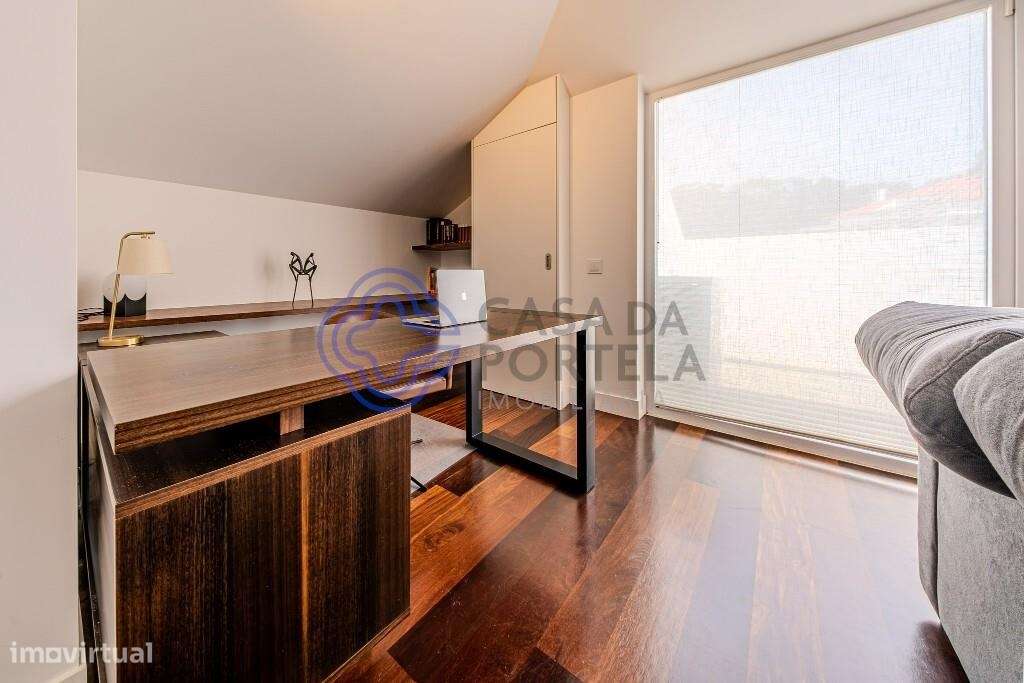 Apartamento Duplex T5 de Luxo com Terraço, Piscina e Garagem – Estoril-51