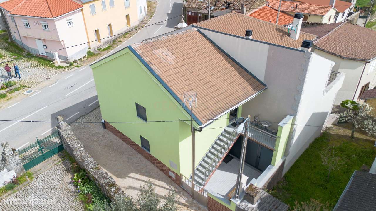 Moradia T3 a funcionar como AL, 2 T0 e 1 T1 - renovada, equipada e mob - Grande imagem: 2/37