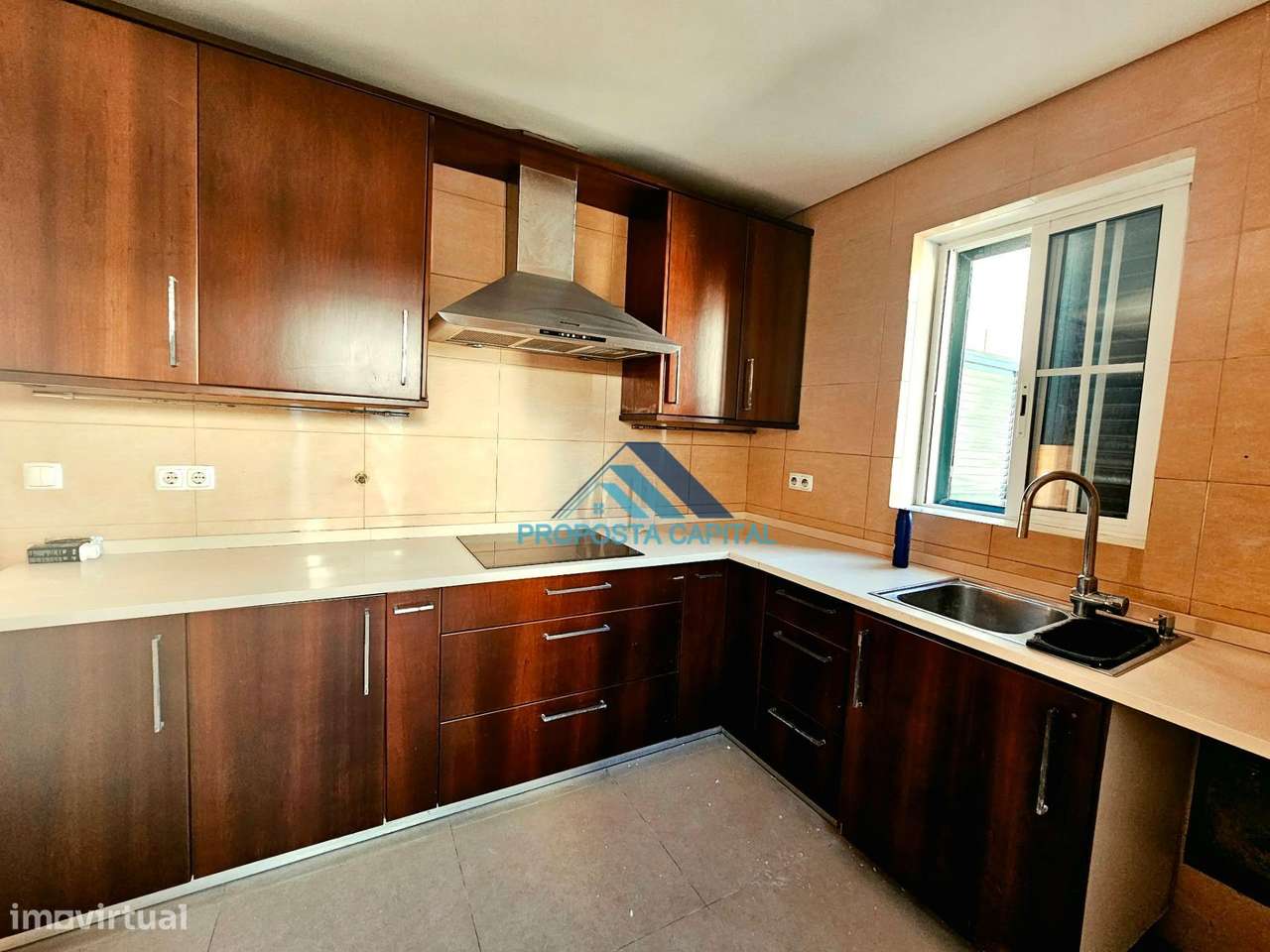 Moradia T4 com excelentes áreas exteriores - Oportunidade Única...-20
