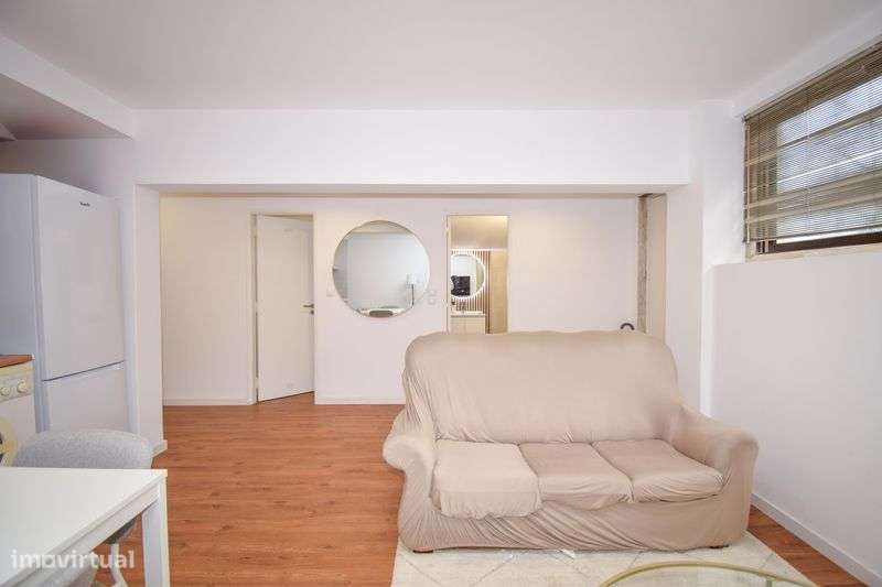 T3 Remodelado e mobilado - Atelier convertido em habitação - Grande imagem: 4/12