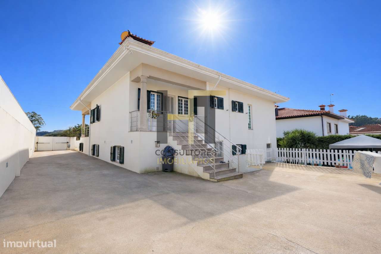 Moradia T3 | 4 Frentes | Suíte | Jardim-32