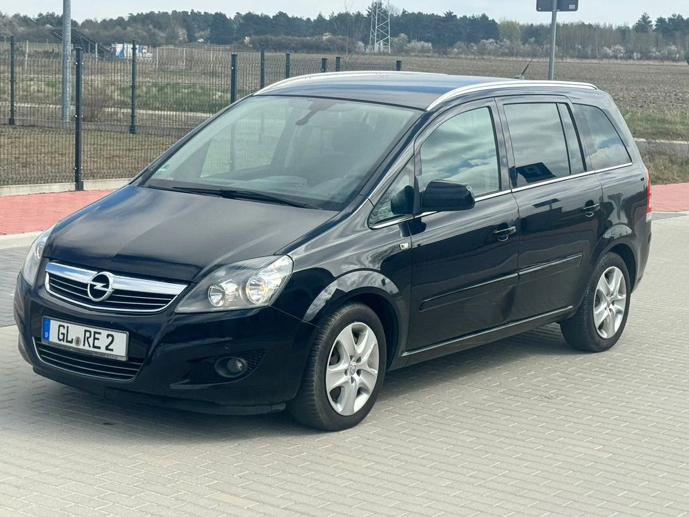 Opel Zafira C 2011