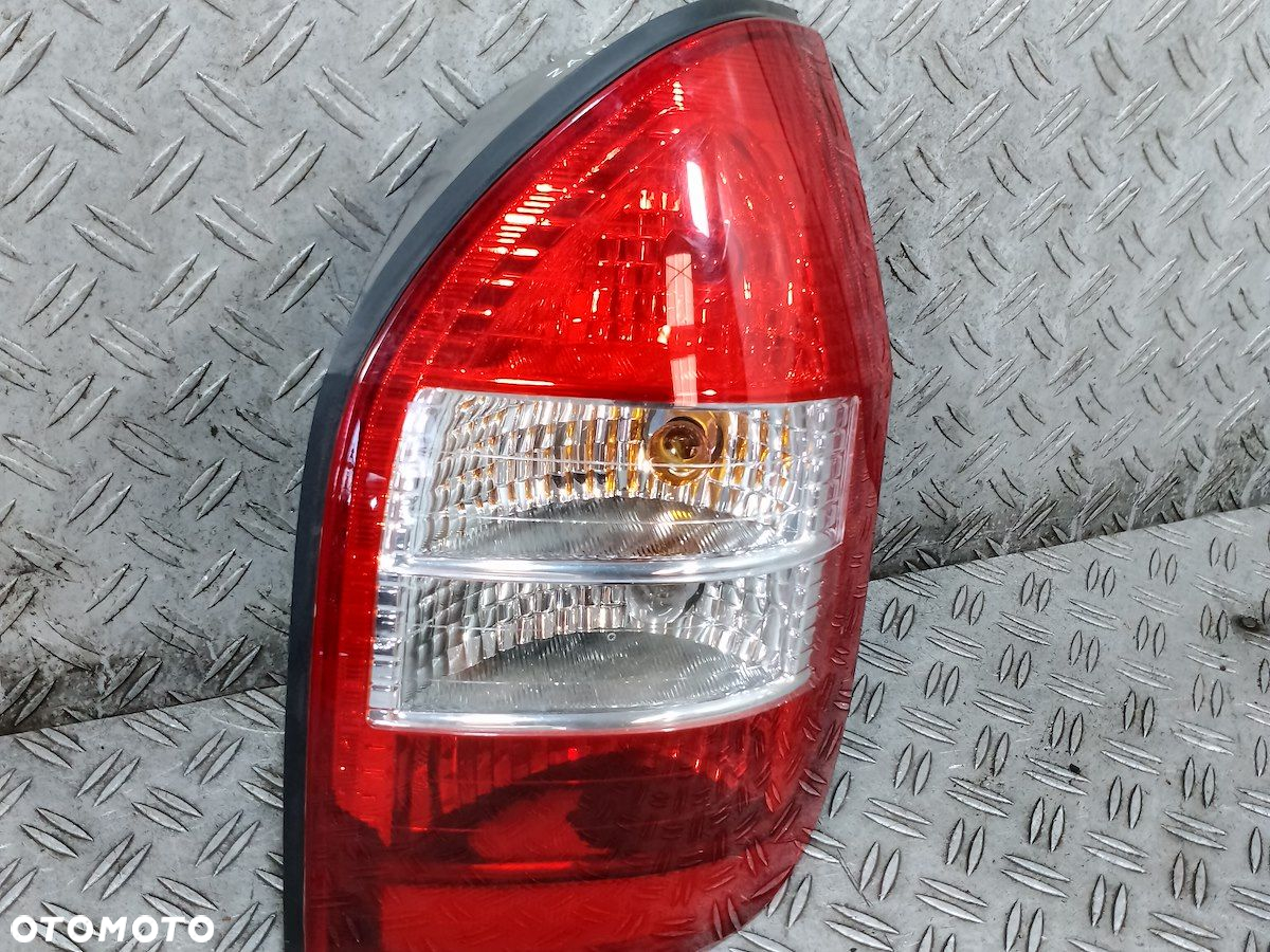 LAMPA TYLNA PRAWA OPEL ZAFIRA A - 5