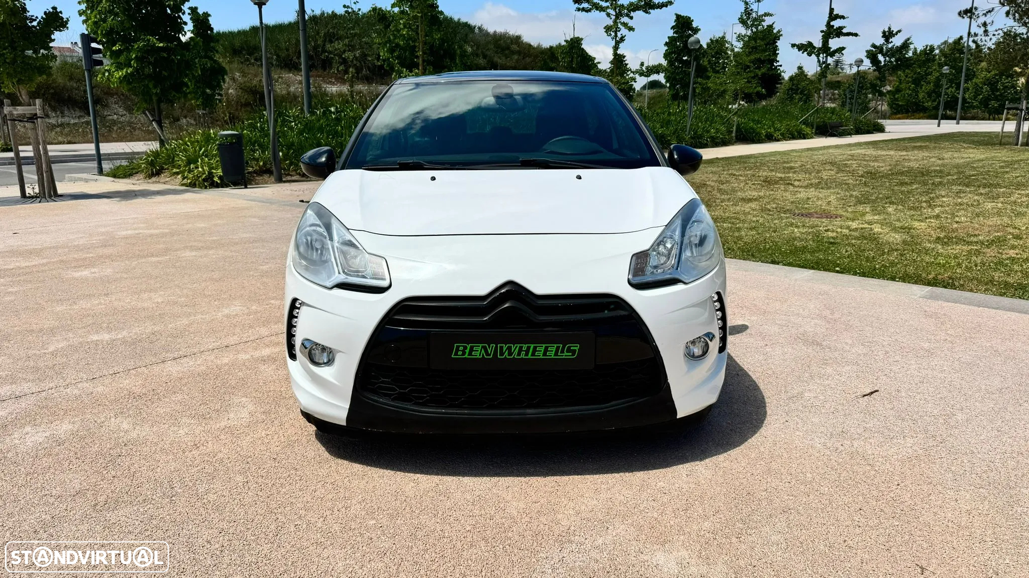 Citroën DS3 1.6 HDi Airdream Sport Chic - 2