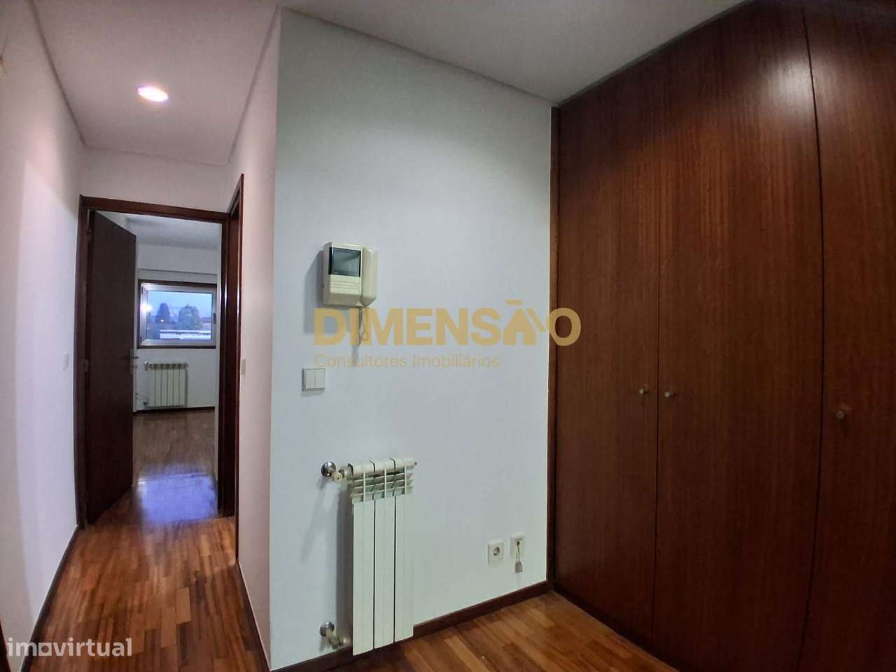 T1 renovado com duas frentes e garagem | Vermoim, Maia Ref DCI153A-19