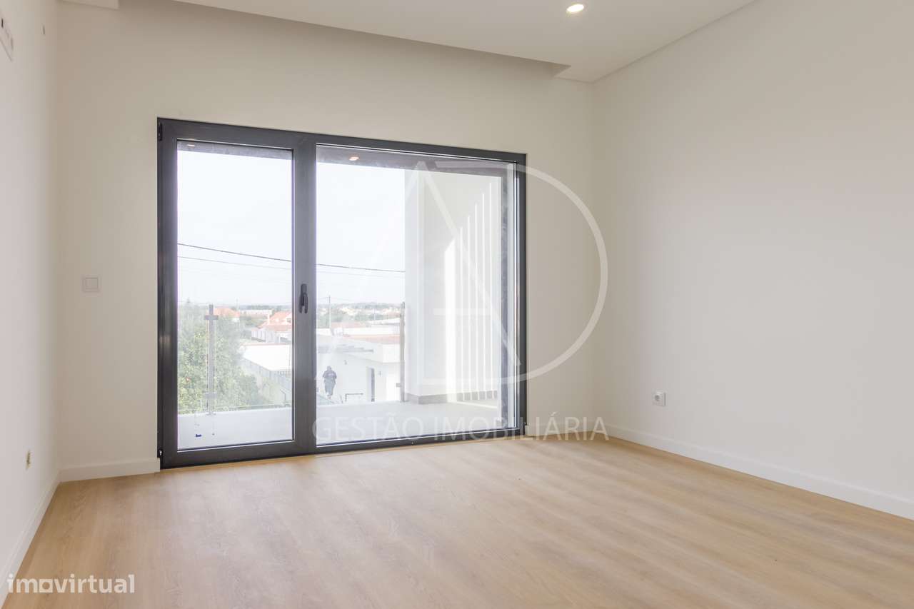 Moradia T3 Premium, Nova,  em Fernão Ferro-19