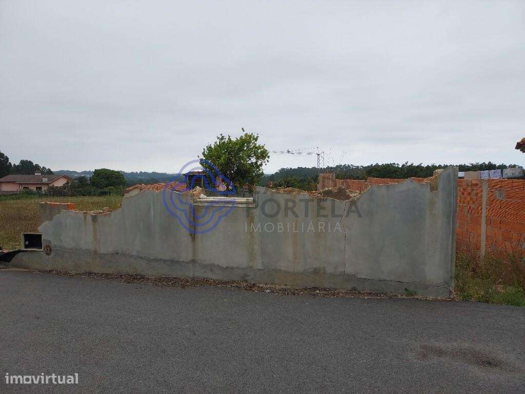 Terreno de construção com  viabilidade para 4 frações - Grande imagem: 2/18