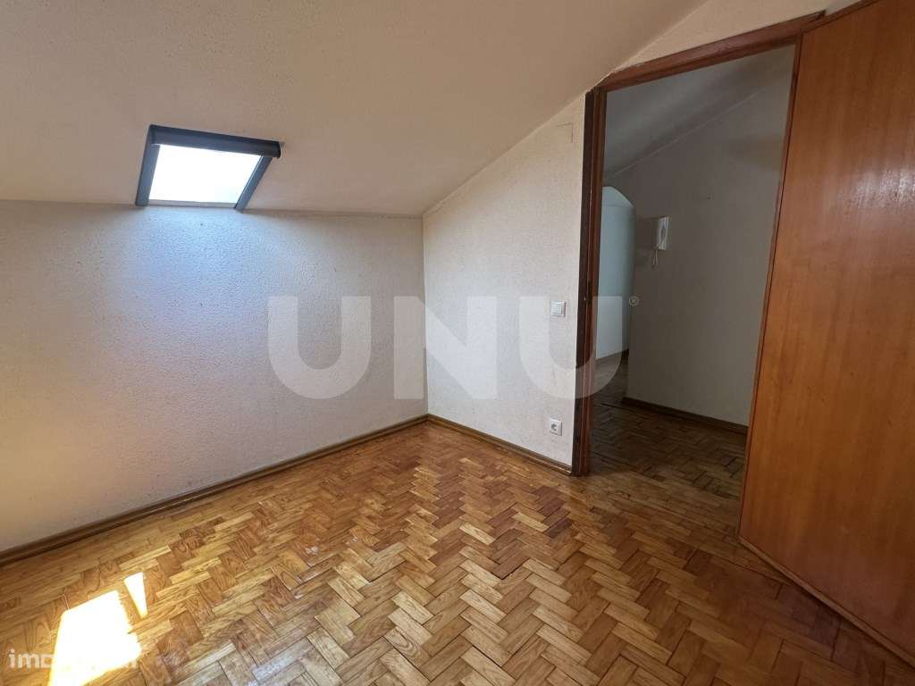 Apartamento T4 com Terraço e Logradouro - Zona Histórica-13