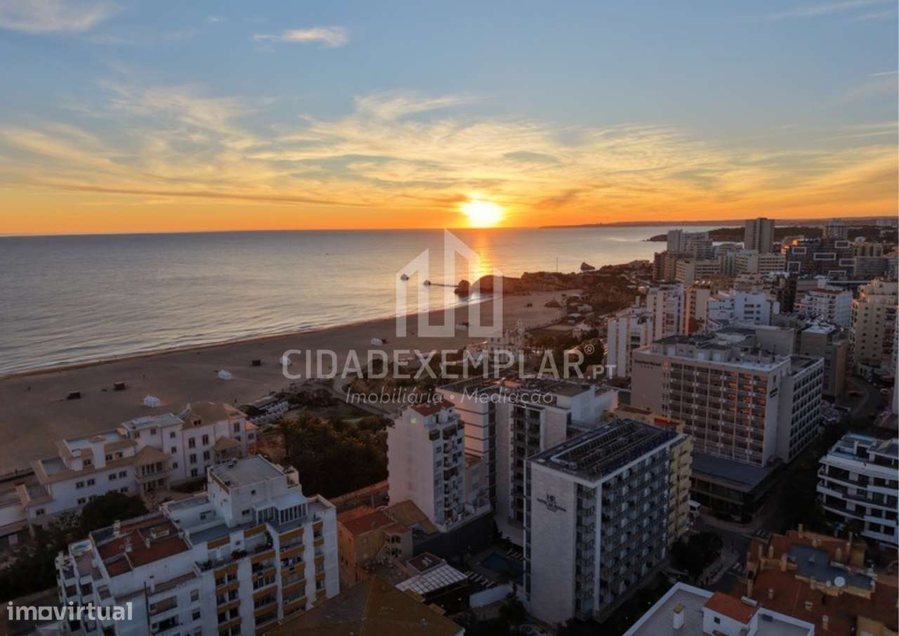 Luxuoso Penthouse T2 Totalmente Remodelado – Portimão, Algarve-33