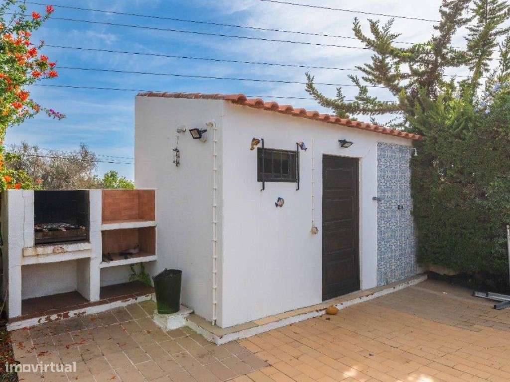 Moradia térrea V2 + 2 com piscina - Ataboeira - Guia - Albufeira-9