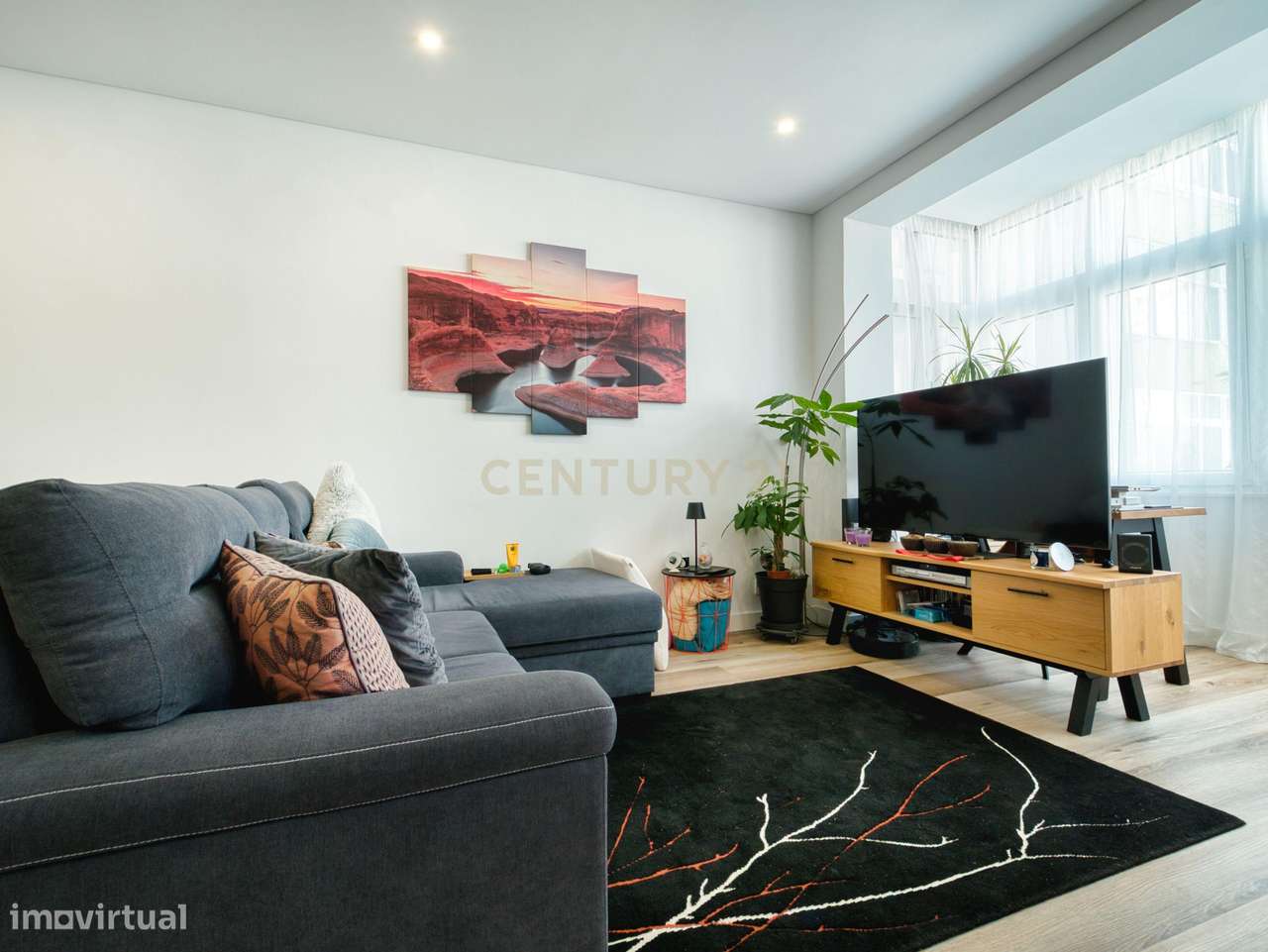 Apartamento  T1 - totalmente remodelado - Elevador-  S. António Capari-3