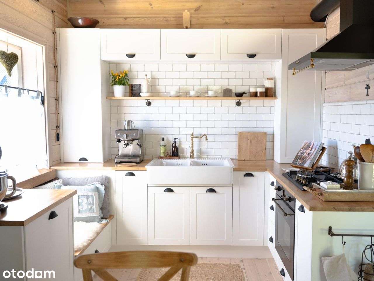 Sprzedam kameralny dom wśród jezior w miejscowości-13