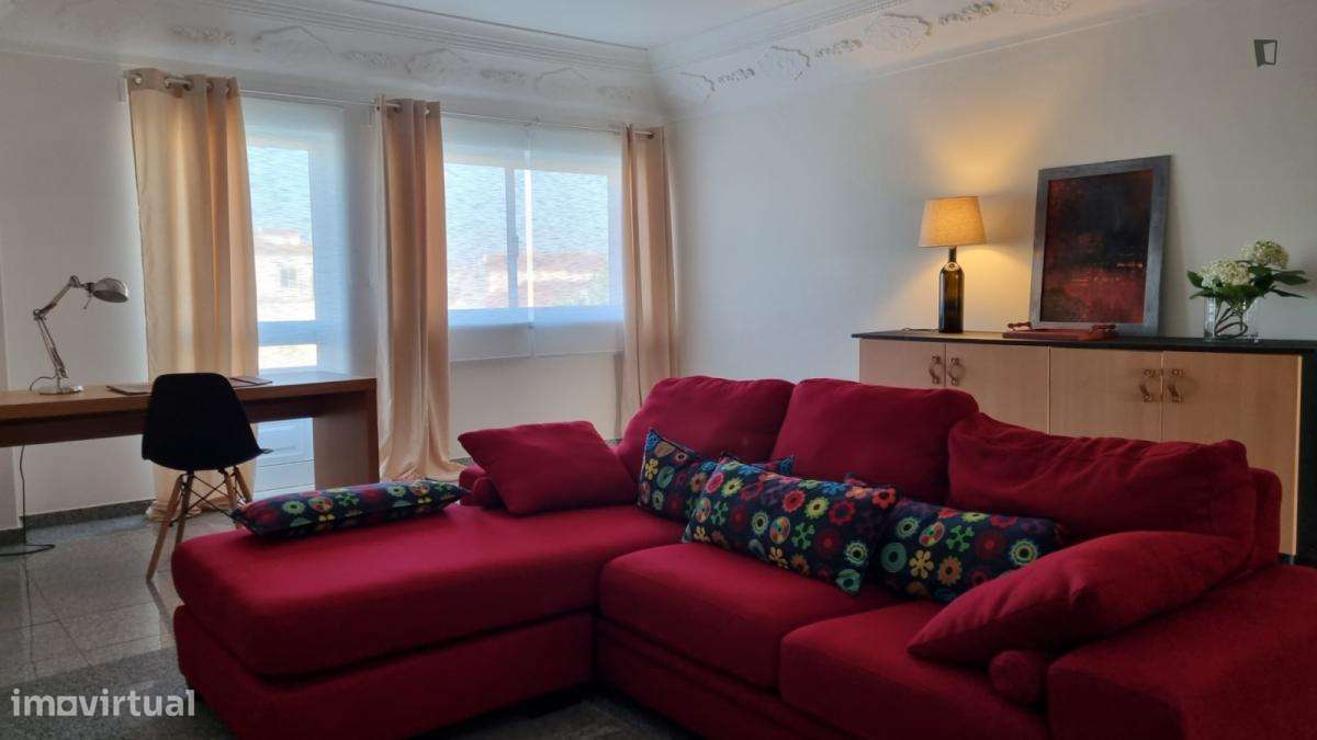 Quarto - localizado em Lisbon - Grande imagem: 5/27