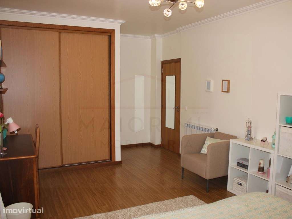 Moradia T5 com grandes áreas em zona muito tranquila de Rio Maior-42