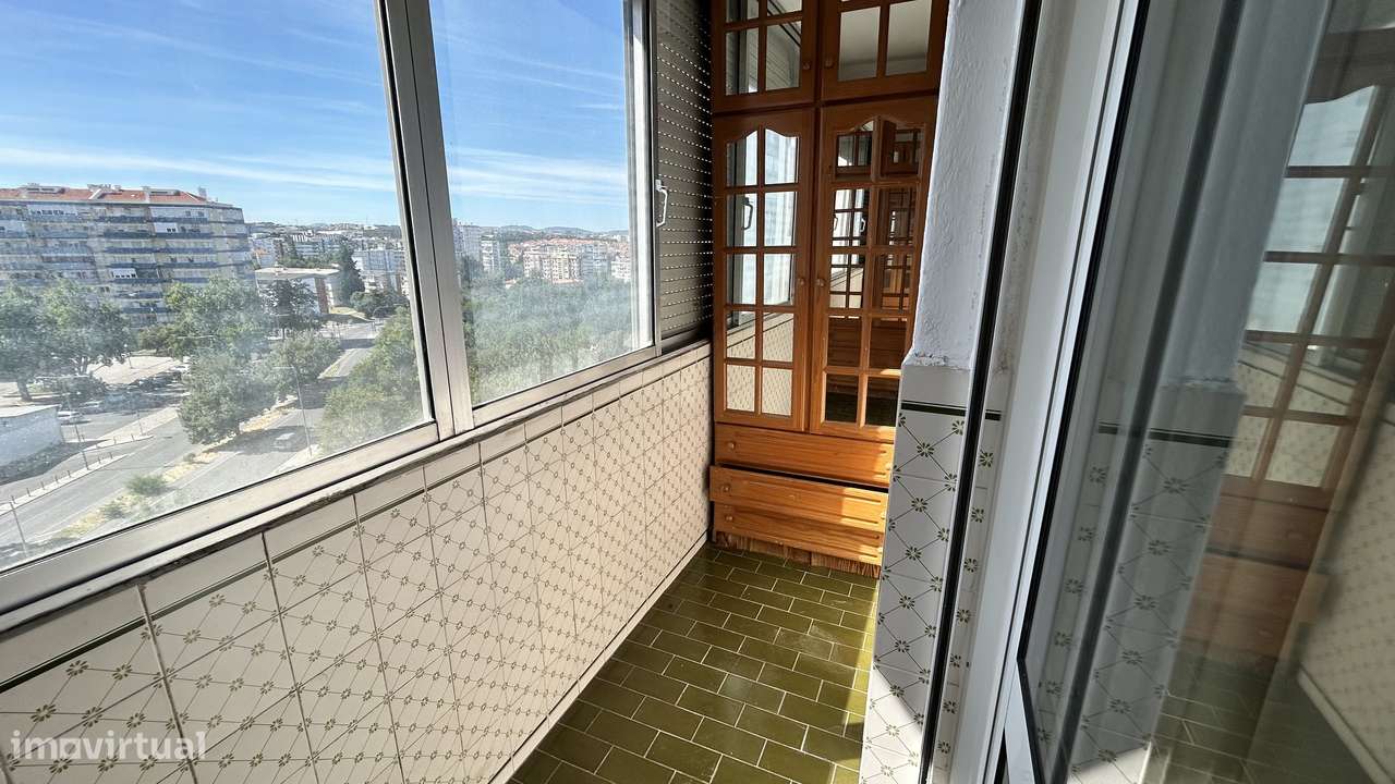 Apartamento T4 nos Olivais-23