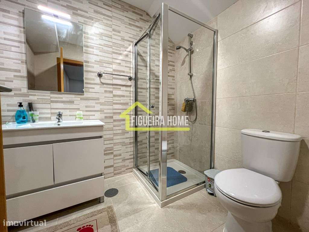 T1+1 inteiramente renovado a 100m da praia de Buarcos na Figueira d...-13