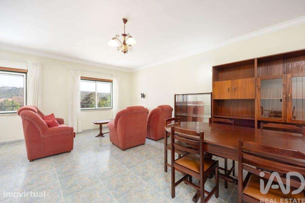 Apartamento T3 em Santiago e São Simão de Litém e Albergaria dos Doze - Grande imagem: 4/37