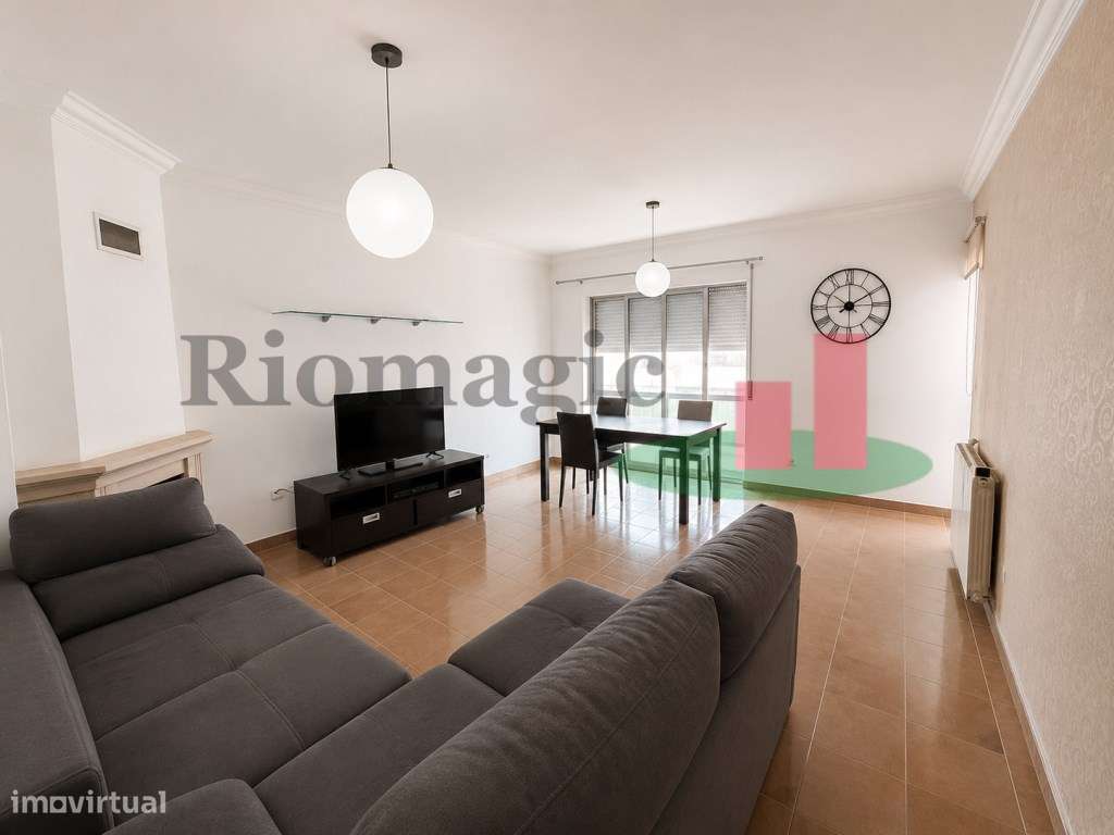 Apartamento T3 com Excelentes Áreas, Varandas e Garagem em Rio Maior-3