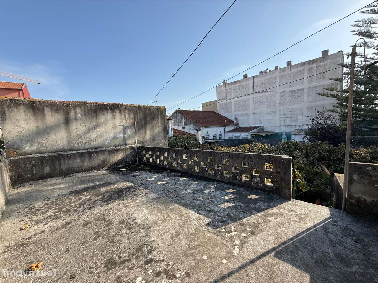 Moradia T4 no Centro de Ovar-40