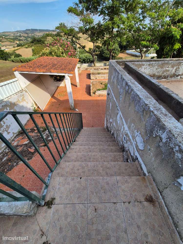 Moradia T5 em Bispeira, Sobral de Monte Agraço-12