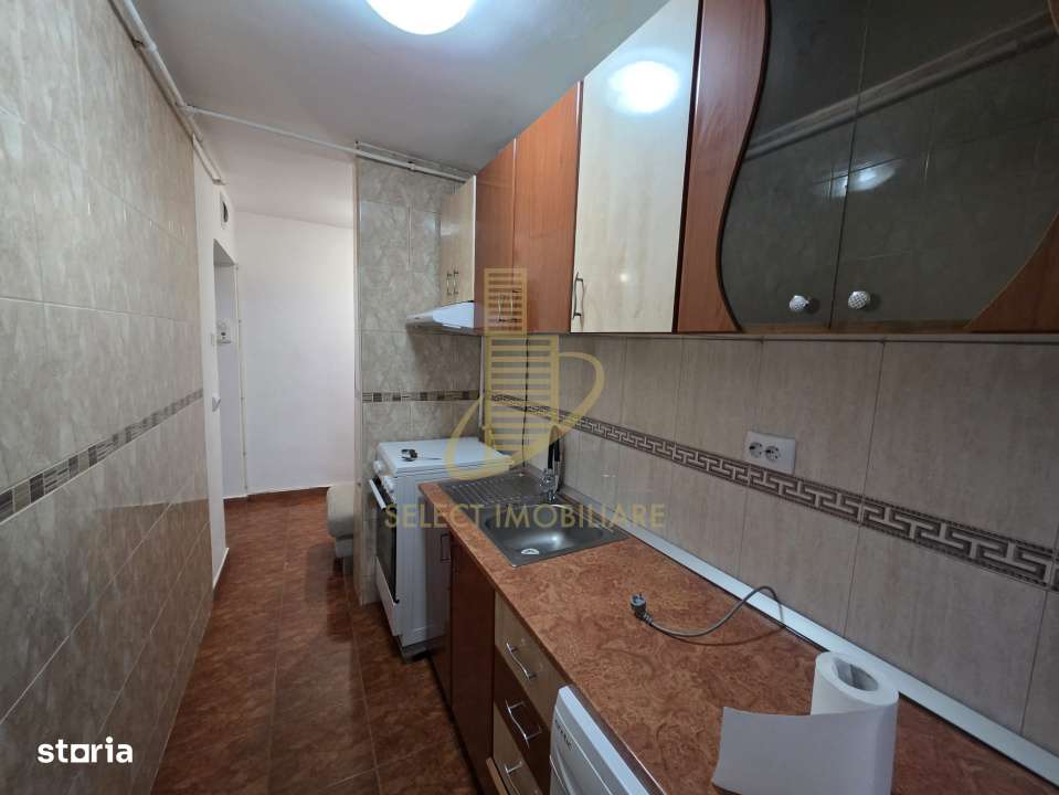 Apartament de 3 camere, semidecomandat, 53 mp., zona Andrei Muresanu-4