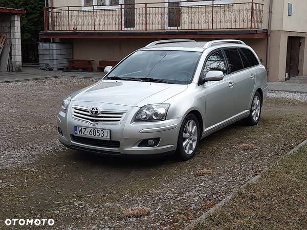 Toyota Avensis - 2