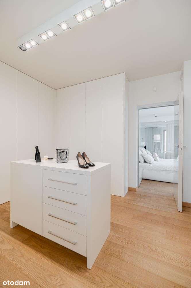 Willa z basenem i dużym ogrodem w Wilanowie-11