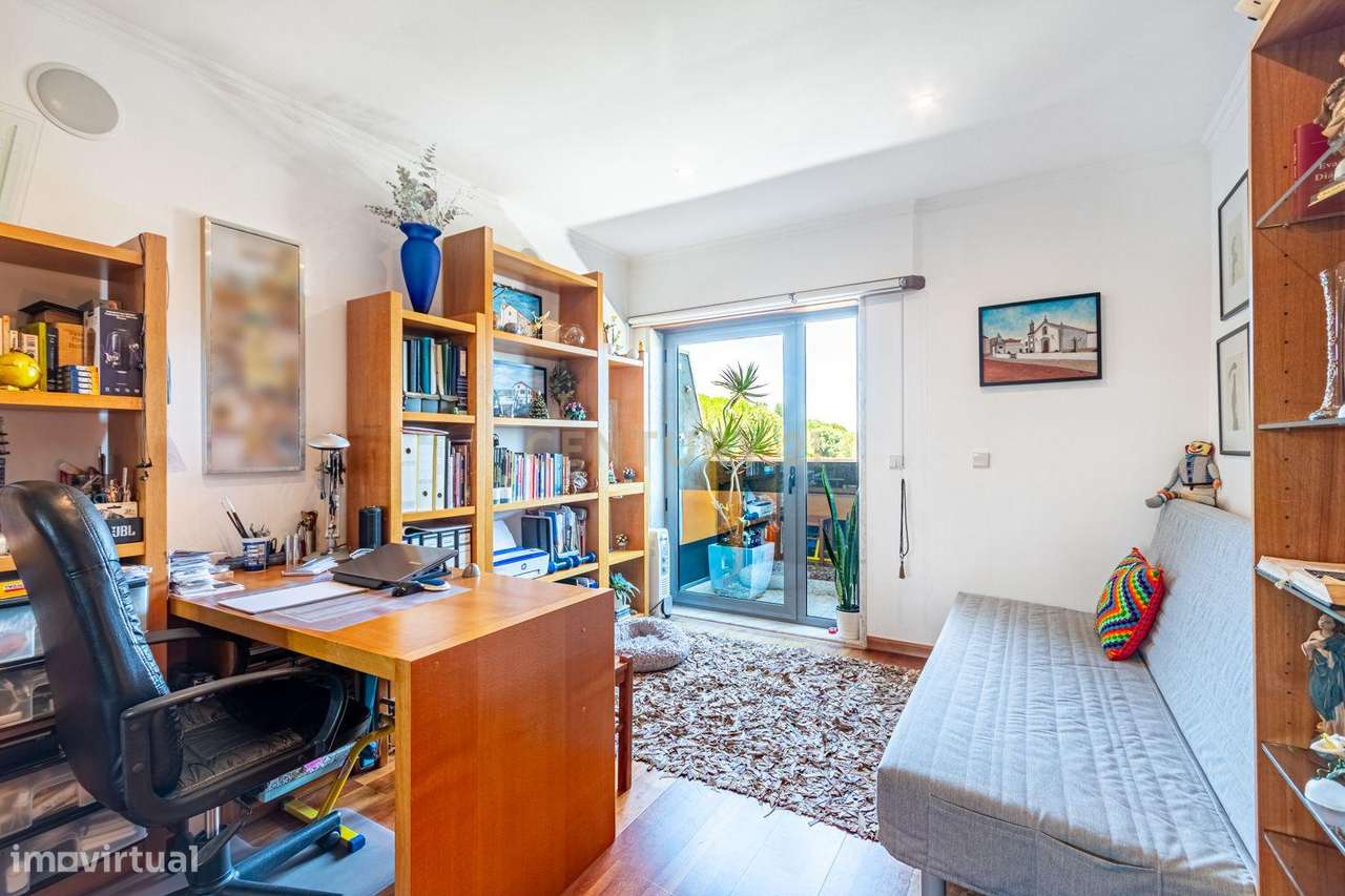 Apartamento Único T2 de 82m2 com Terraço de 75m2 em Porto Salvo-16