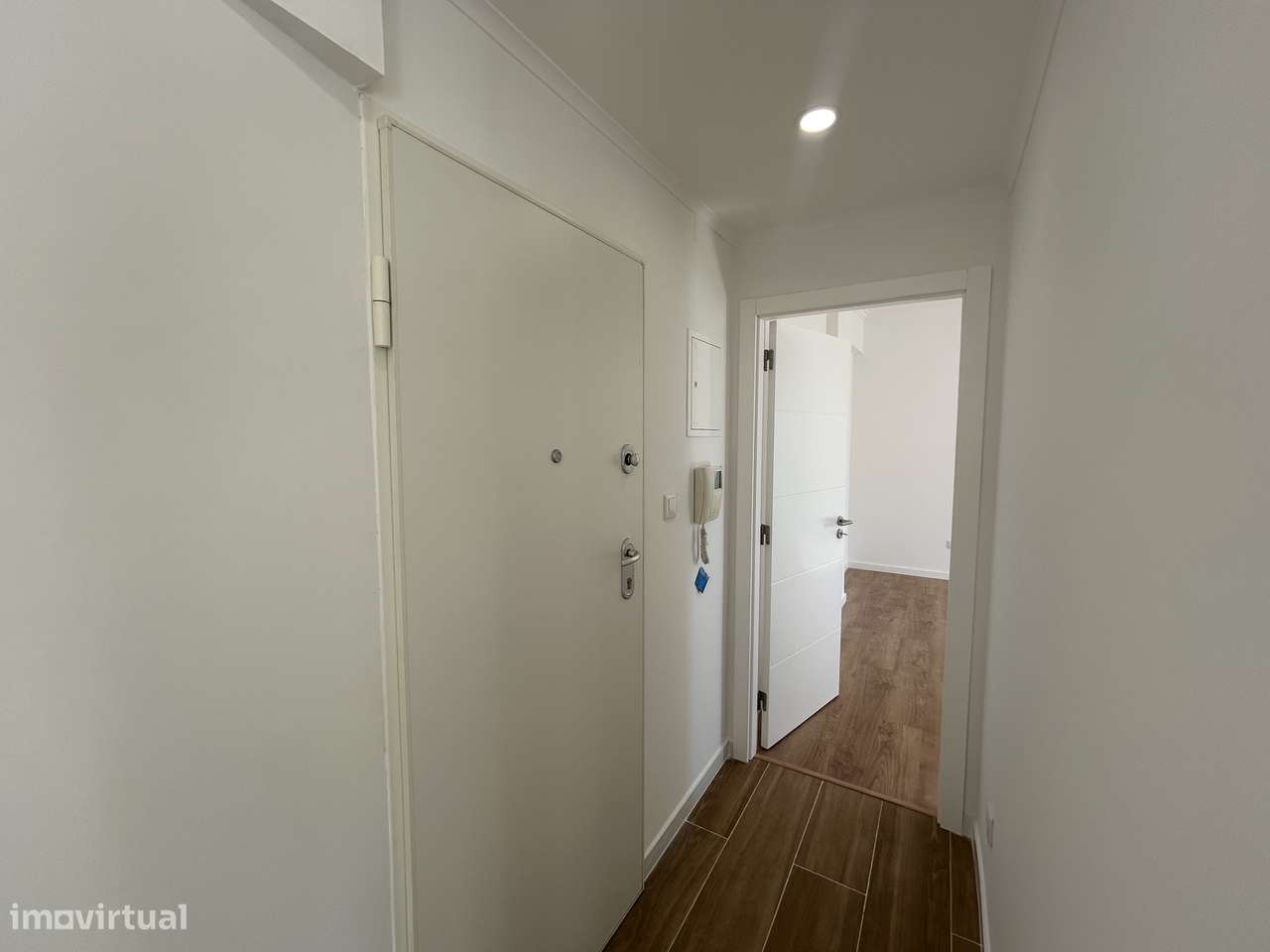 Apartamento T1, totalmente remodelado, em Forte da Casa!-16