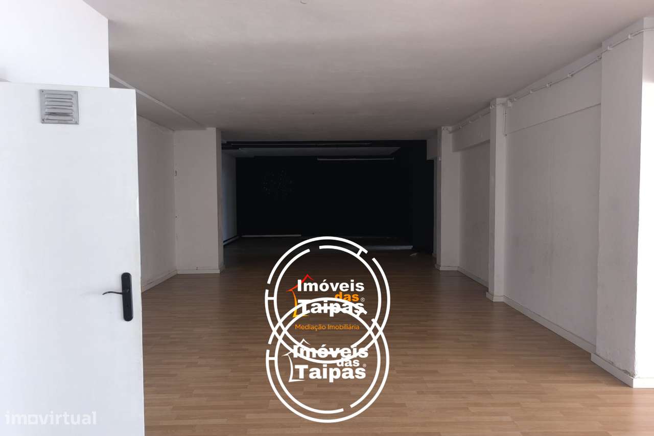 Vende-se Armazém com 200 m2, em Caldelas, Guimarães-7