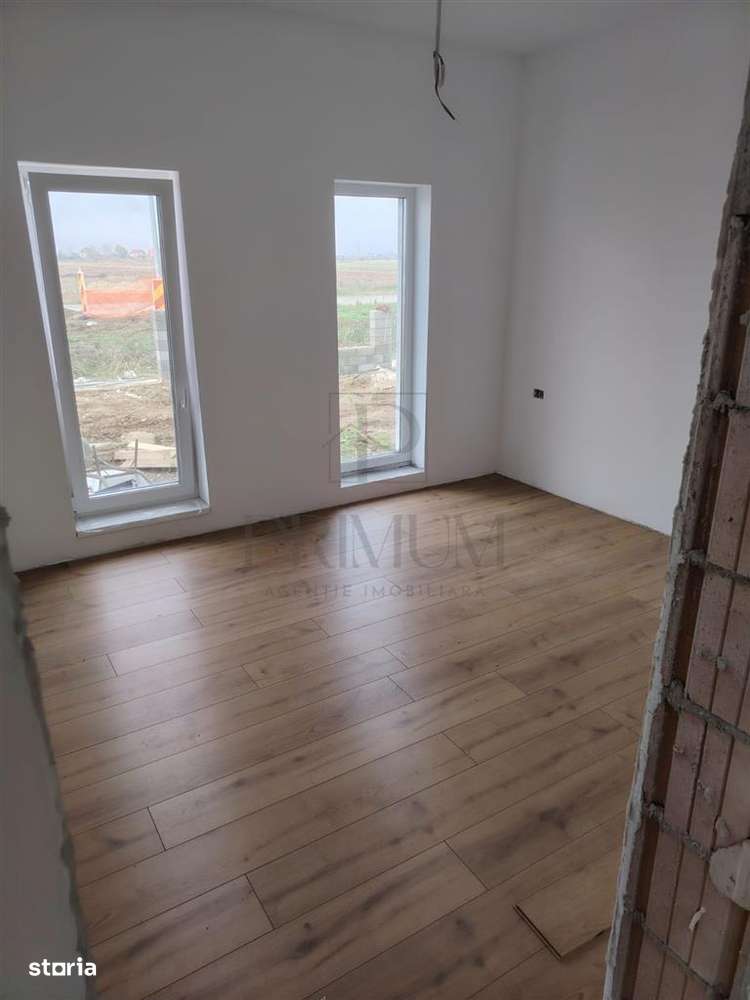 Duplex 3 dormitoare pe parter - despartit prin camera tehnica - zona f - Imagine principală: 5/9