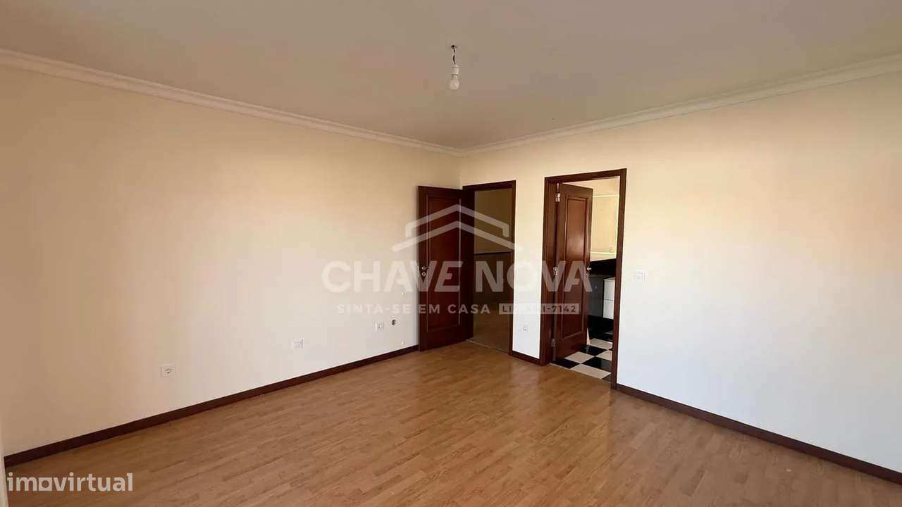 FN - Moradia térrea de 4 frentes | T3 com suite | Terreno de 722 m-5