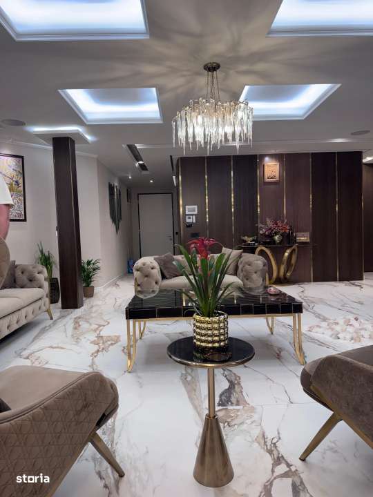 Penthouse futurist situat in Mamaia Nord-13