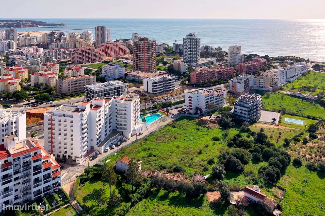 Apartamento de 2 Quartos com Vista Mar e Piscina  a 300m da Praia da R-34