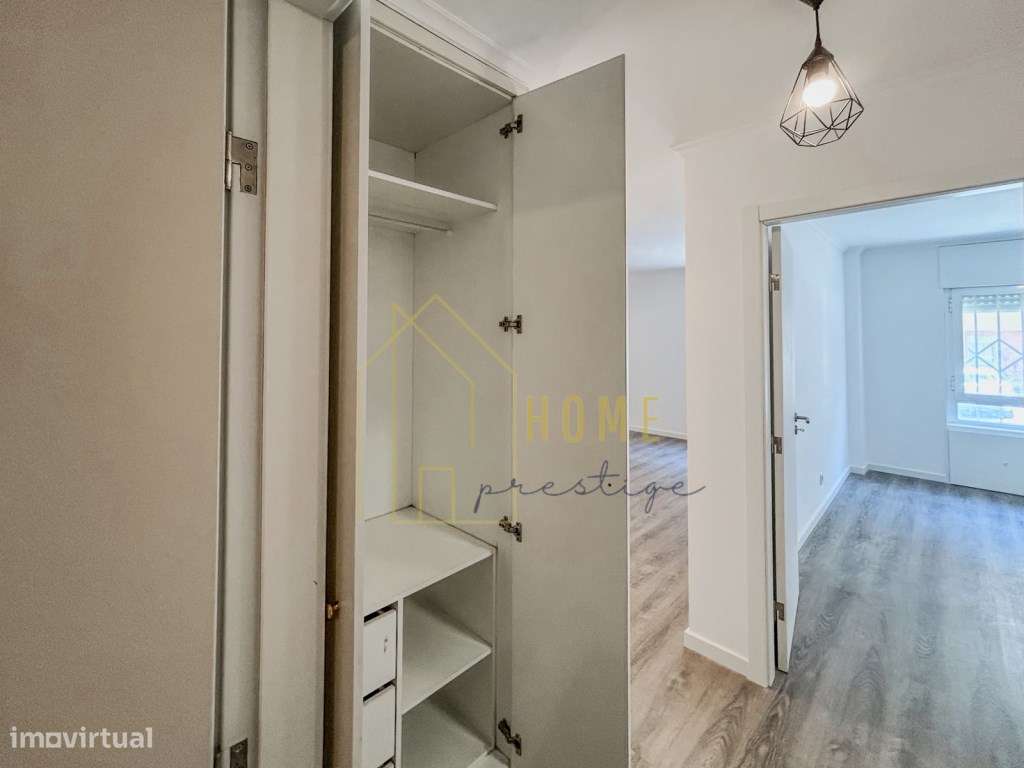 Fantástico Apartamento T2 Remodelado no Monte da Caparica-19