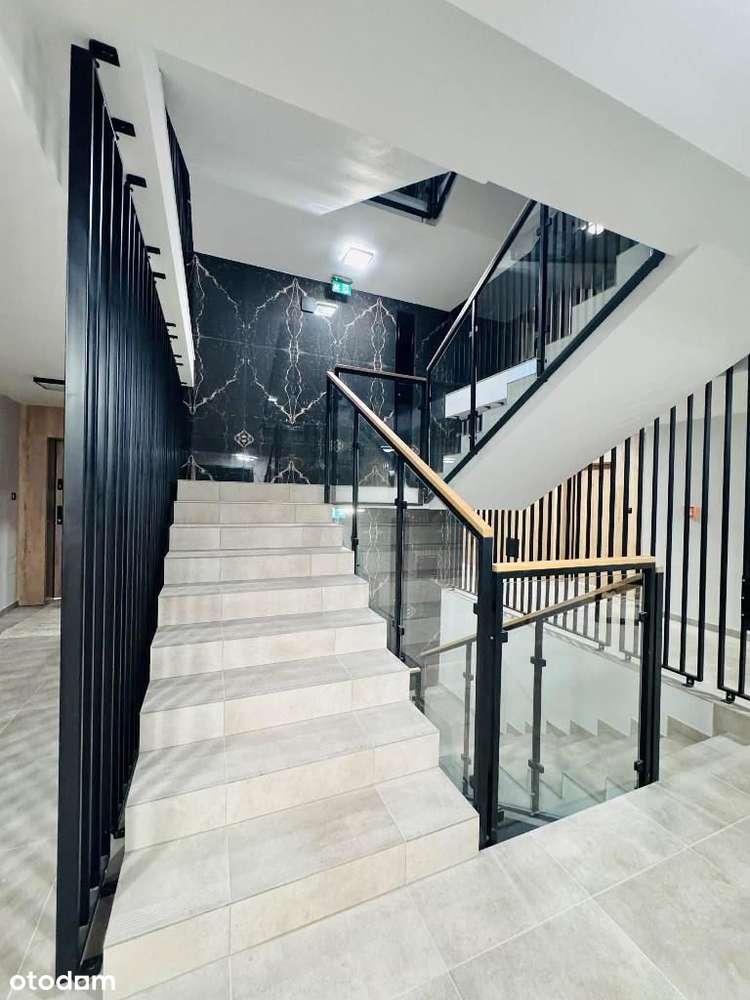 2 pok., duży balkon, m. postojowe, komórka lok.-1