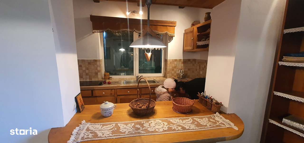 Vând casă în zece Hotare – ideală pentru locuit sau casă de vacanță-11