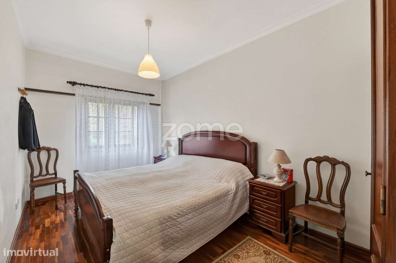 Apartamento T3 com Estacionamento e Arrecadação – Odivelas-11