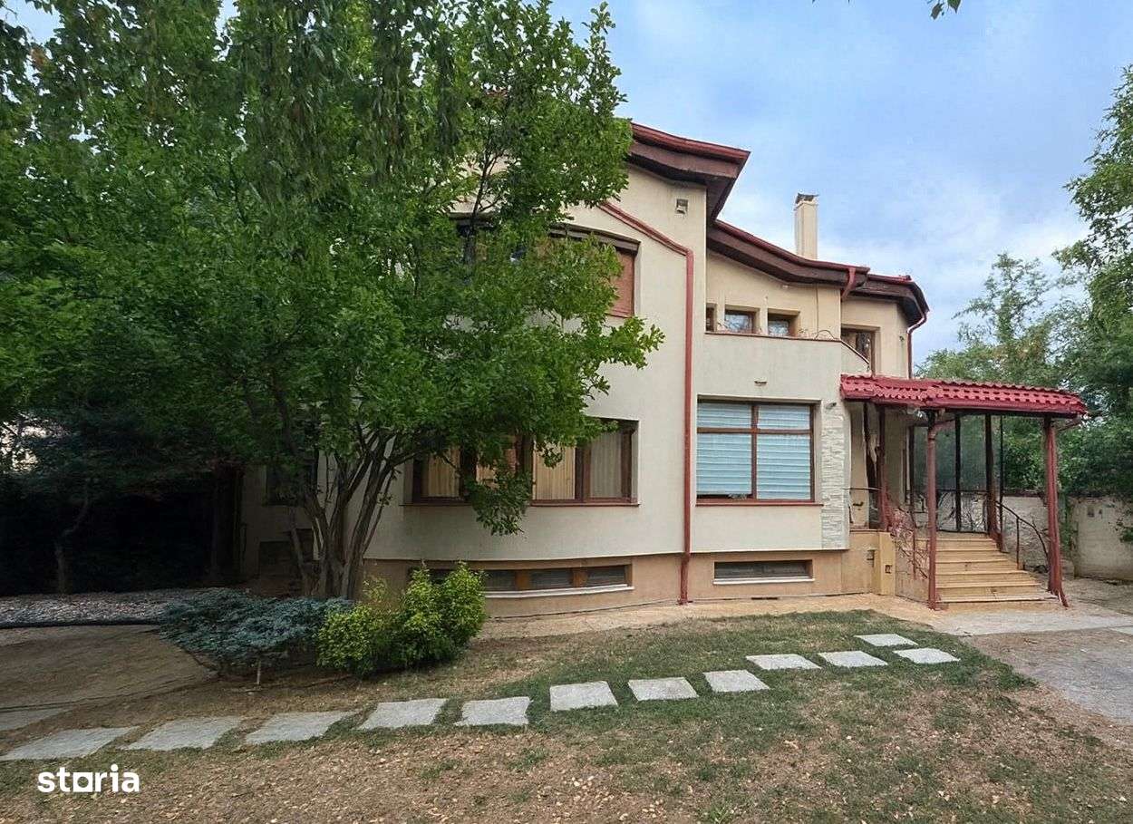 Vilă  deosebită D+P+1E+P/  garaj/curte/ Iancu Nicolae-13