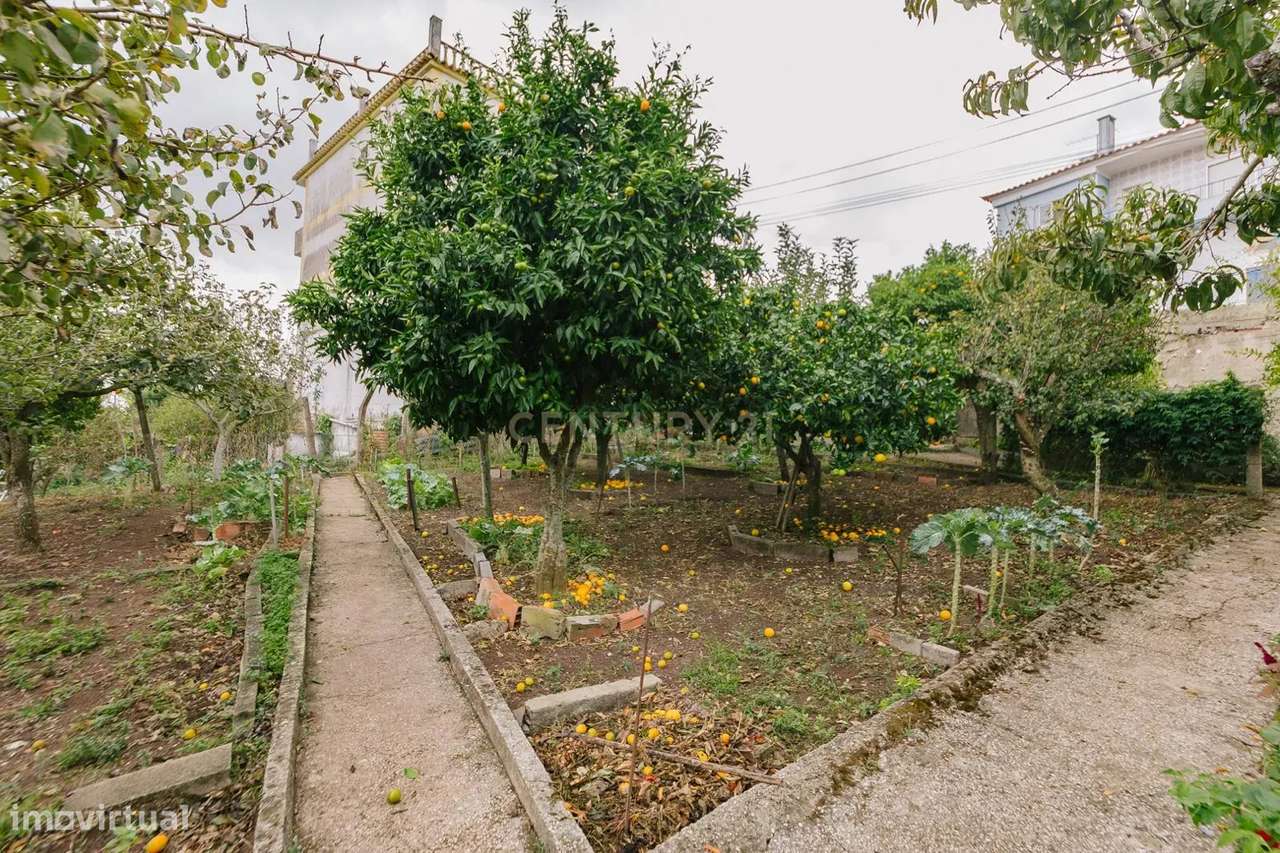 Lote de terreno rústico com uma área de 394m2 e possibilidade de const - Grande imagem: 5/15