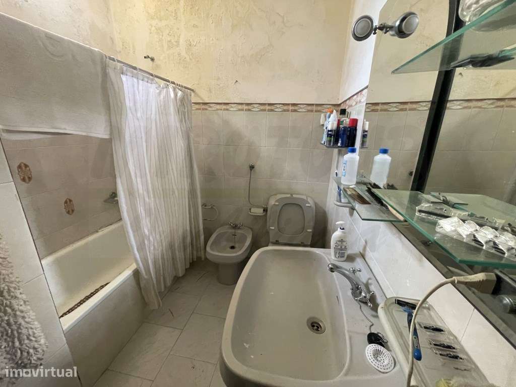 Moradia com Antiga padaria-15