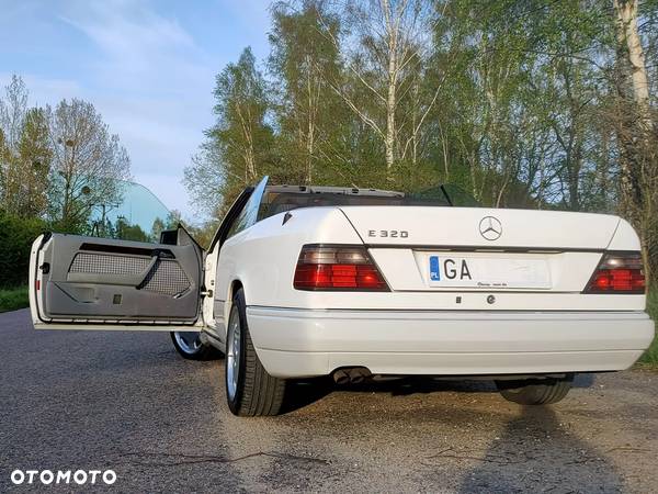 Mercedes-Benz W124 (1984-1993) - 12