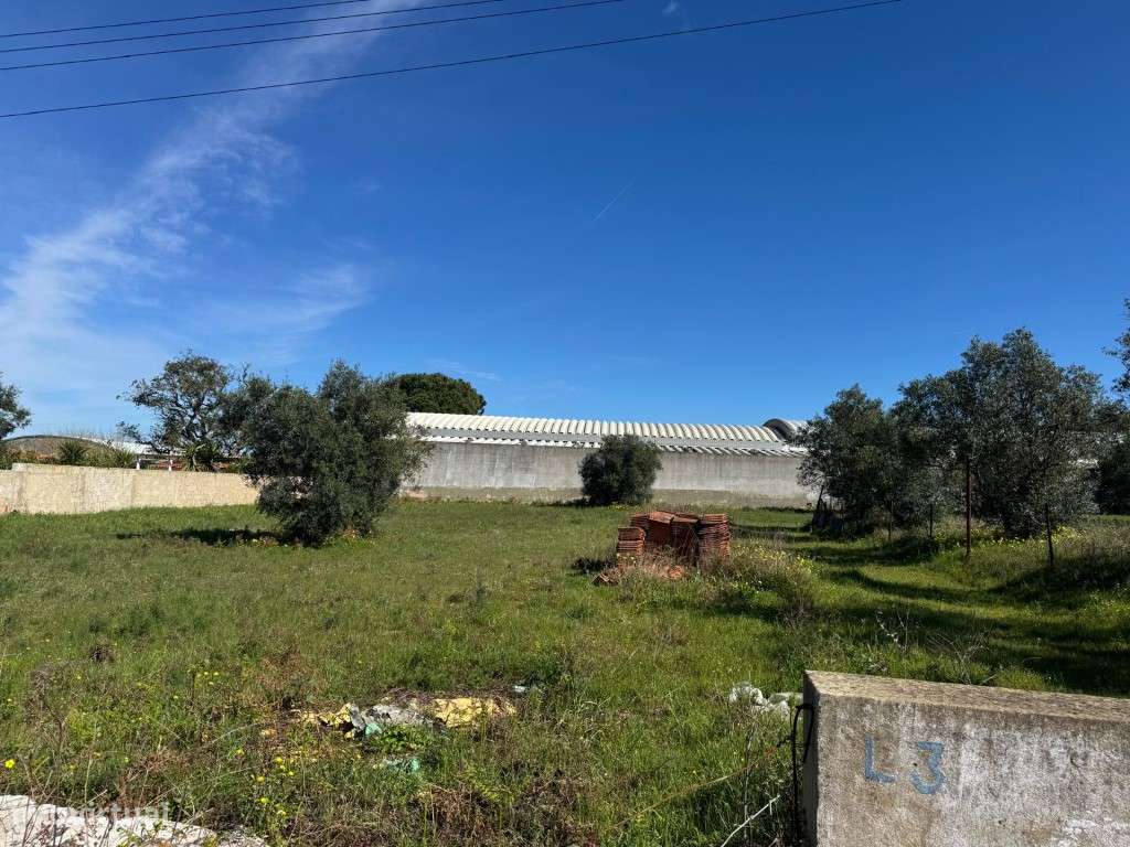 Moradia terrea T4 com 330m2 de área e lote de 3.265m2 em Azeitão-22