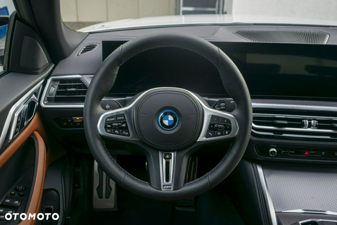 BMW i4 - 19