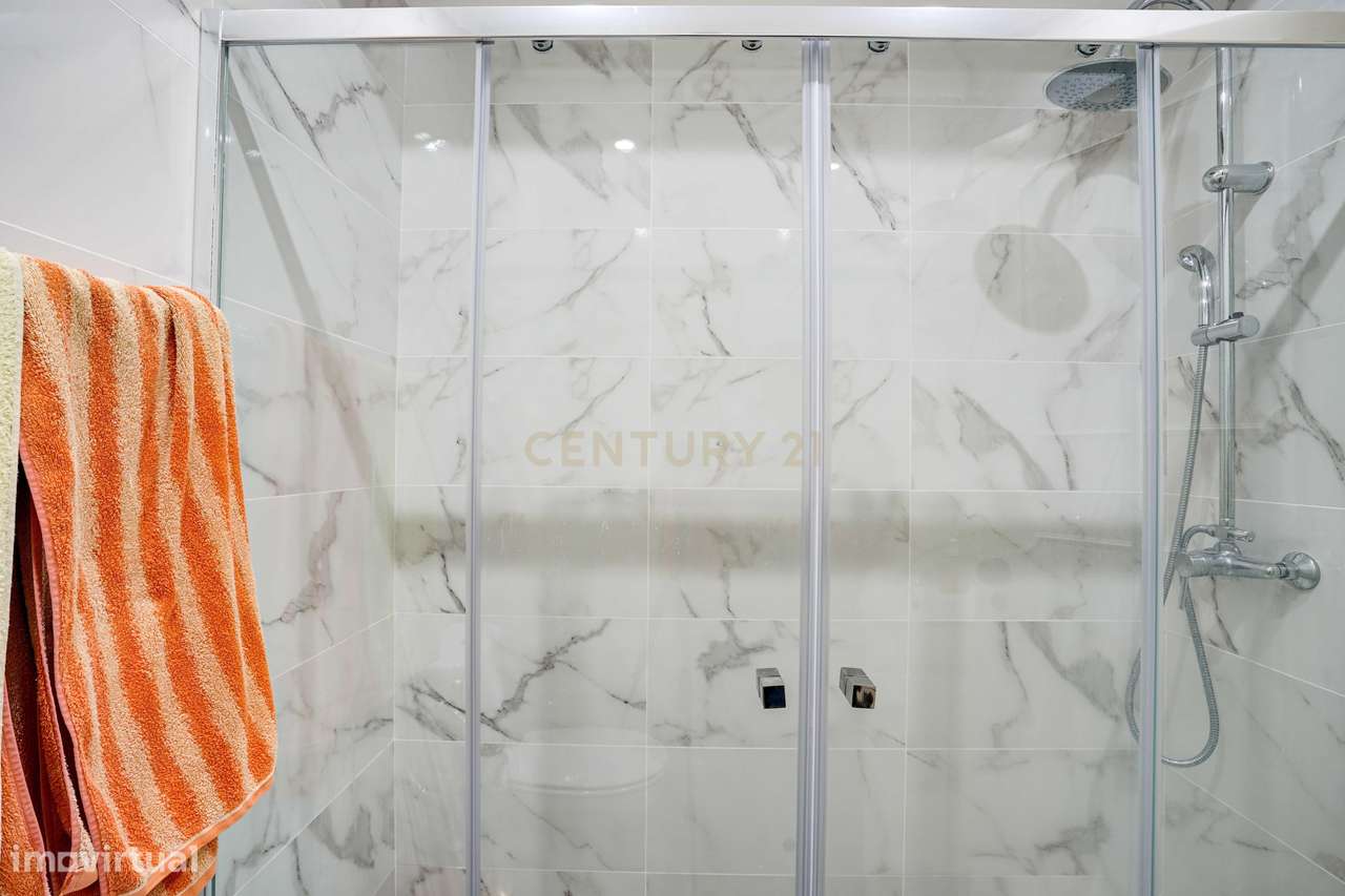 Apartamento T3 pleno de luminosidade em zona premium de Benfica-15