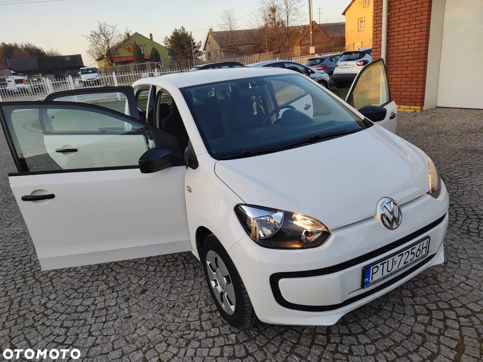 Volkswagen up! 1.0 high - 4