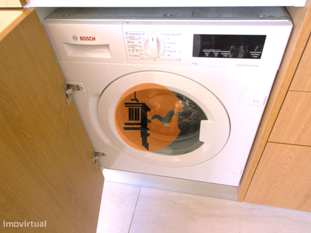 Moradia de luxo com amplas áreas, piscina, jardim e vista mar - Grande imagem: 4/57