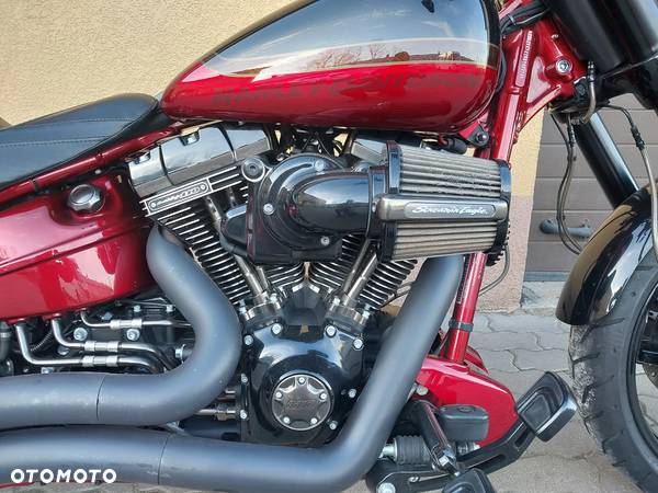 Harley-Davidson Softail Breakout - 4